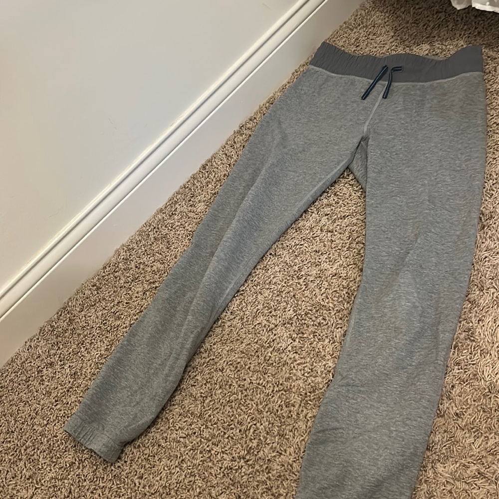 ivivva grey jogger sweatpants